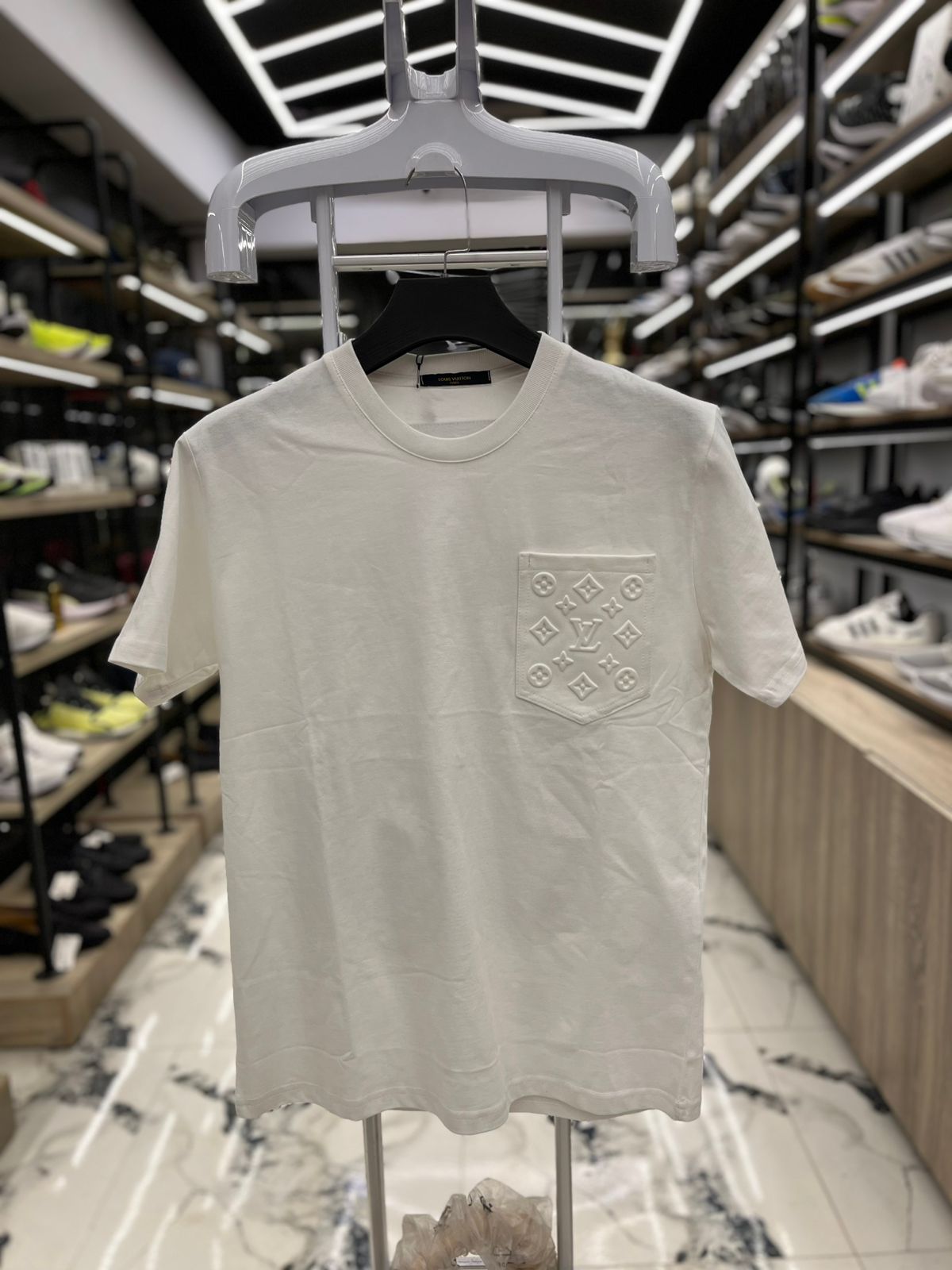 تيشرت راوند ايطالي LV