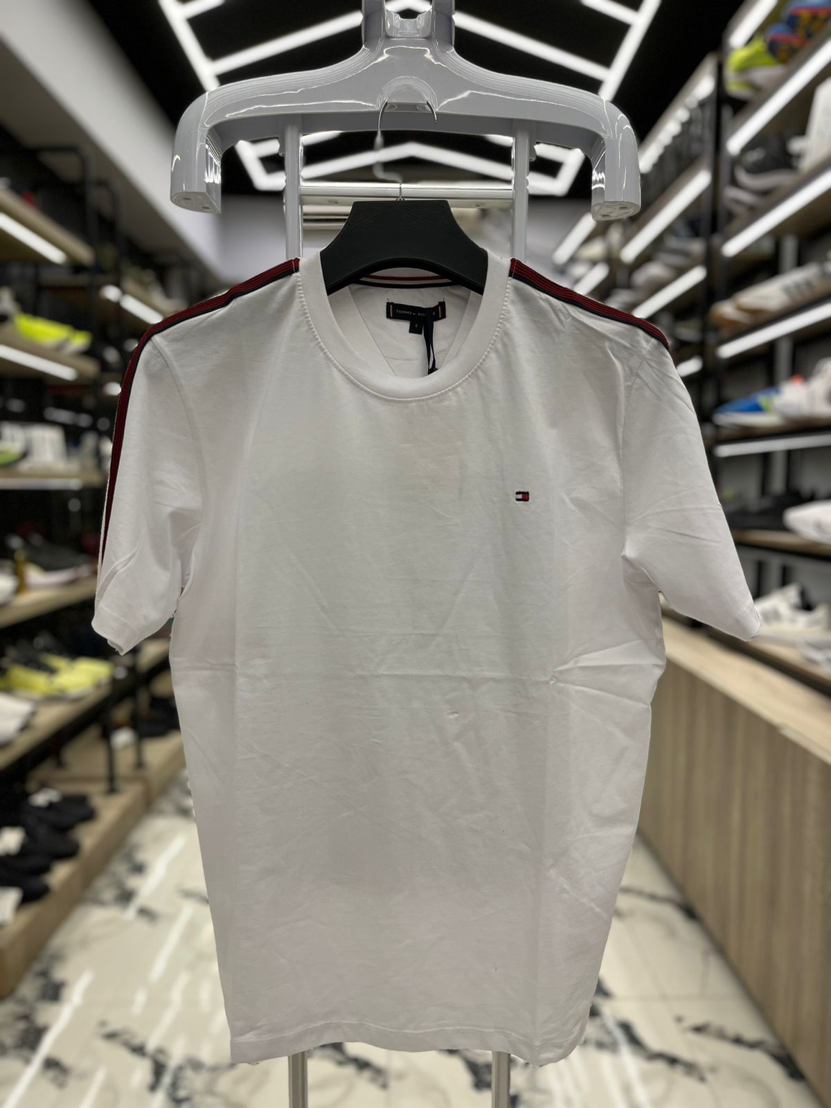 تيشرت راوند Tommy