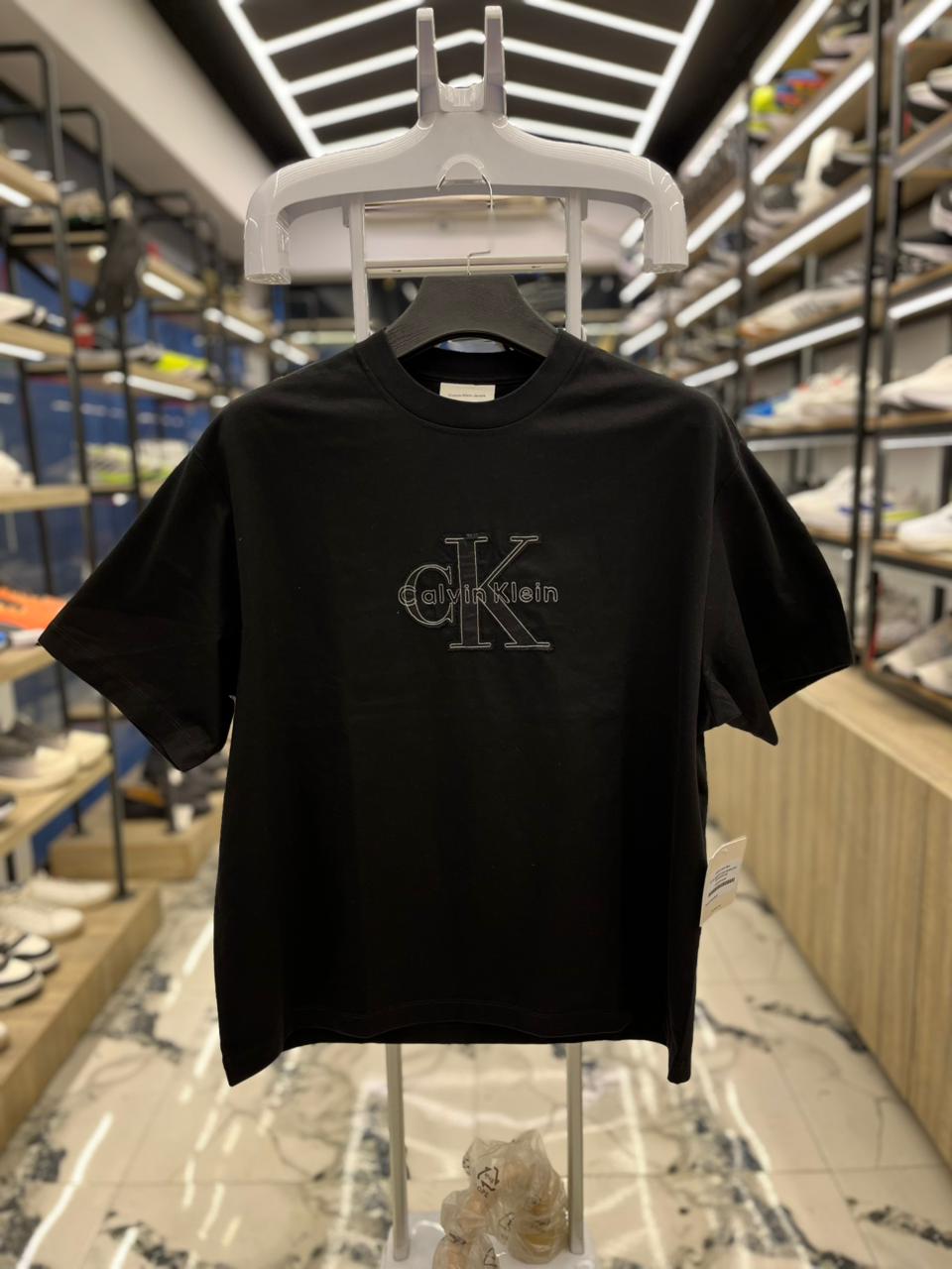 تيشرت راوند ck