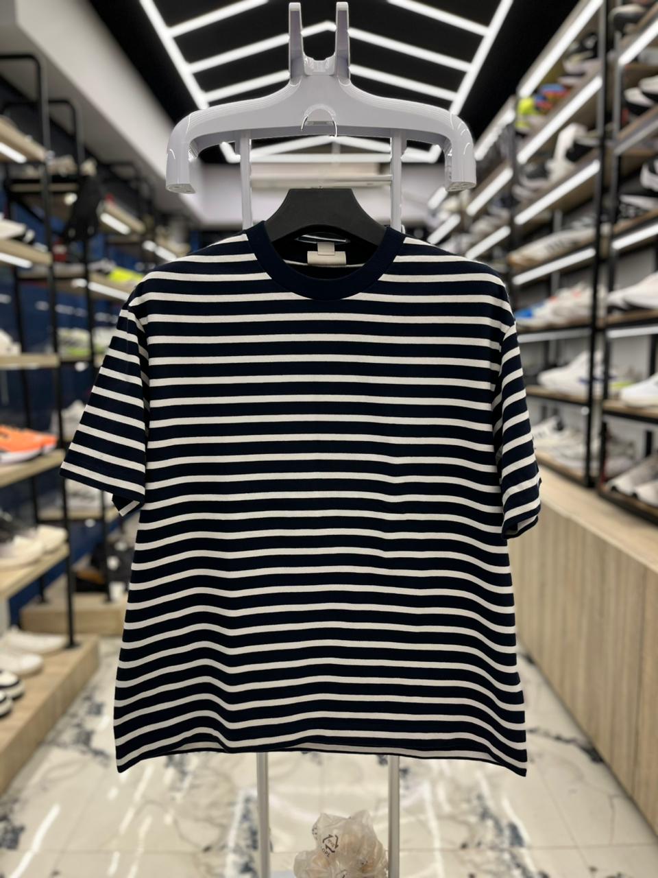 تيشرت راوند ck