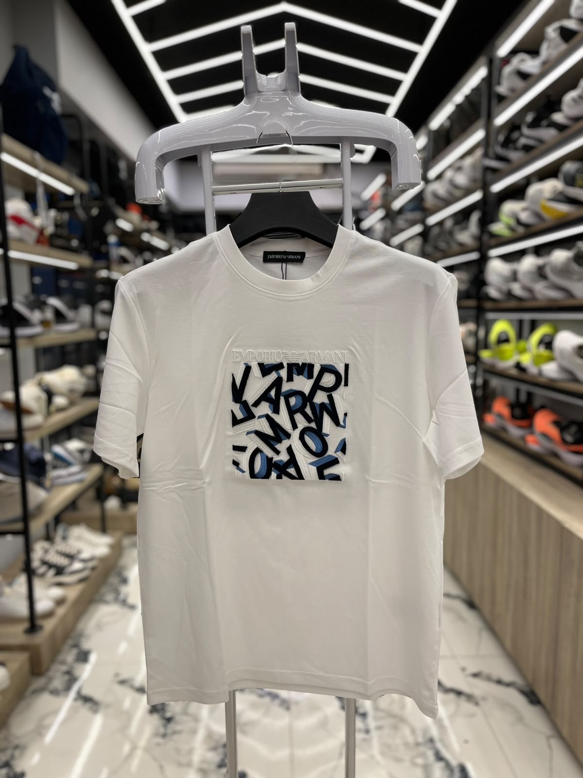 تيشرت راوند Armani
