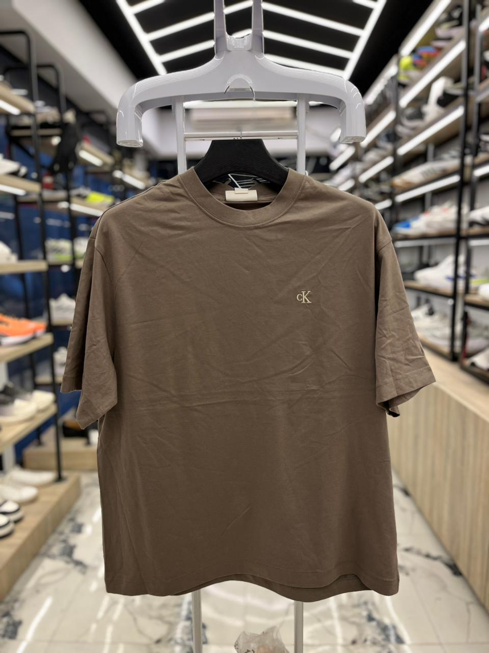 تيشرت راوند ck