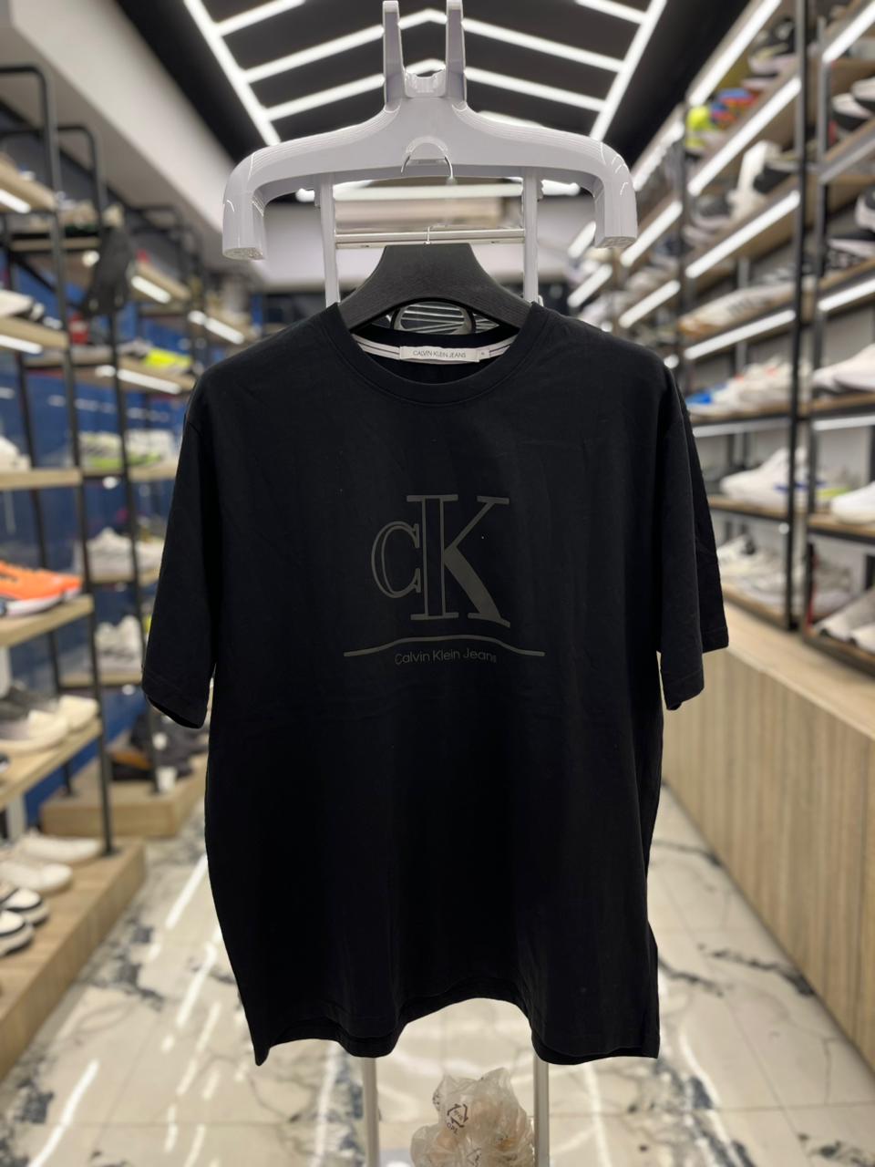 تيشرت راوند ck