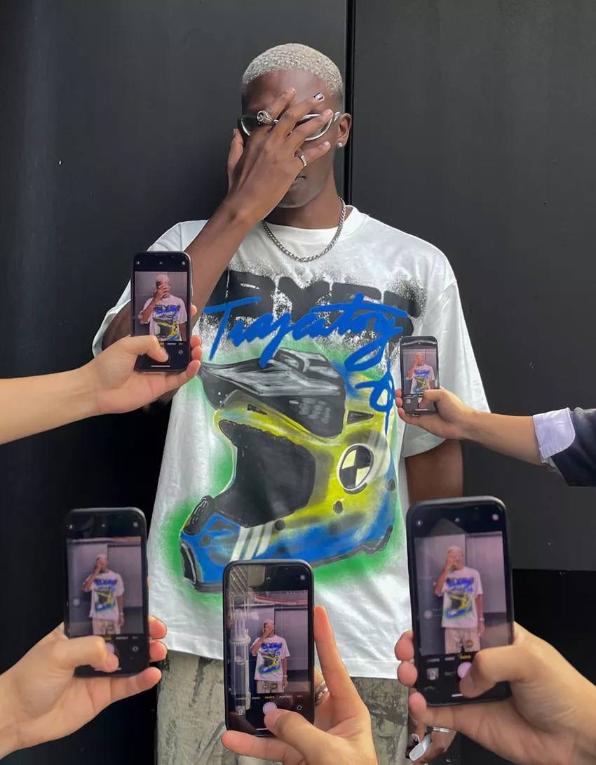 تيشرت راوند  BERSHKA