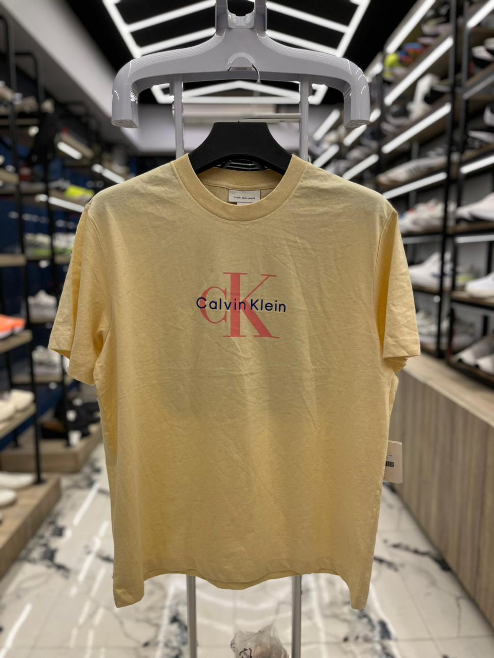 تيشرت راوند ck