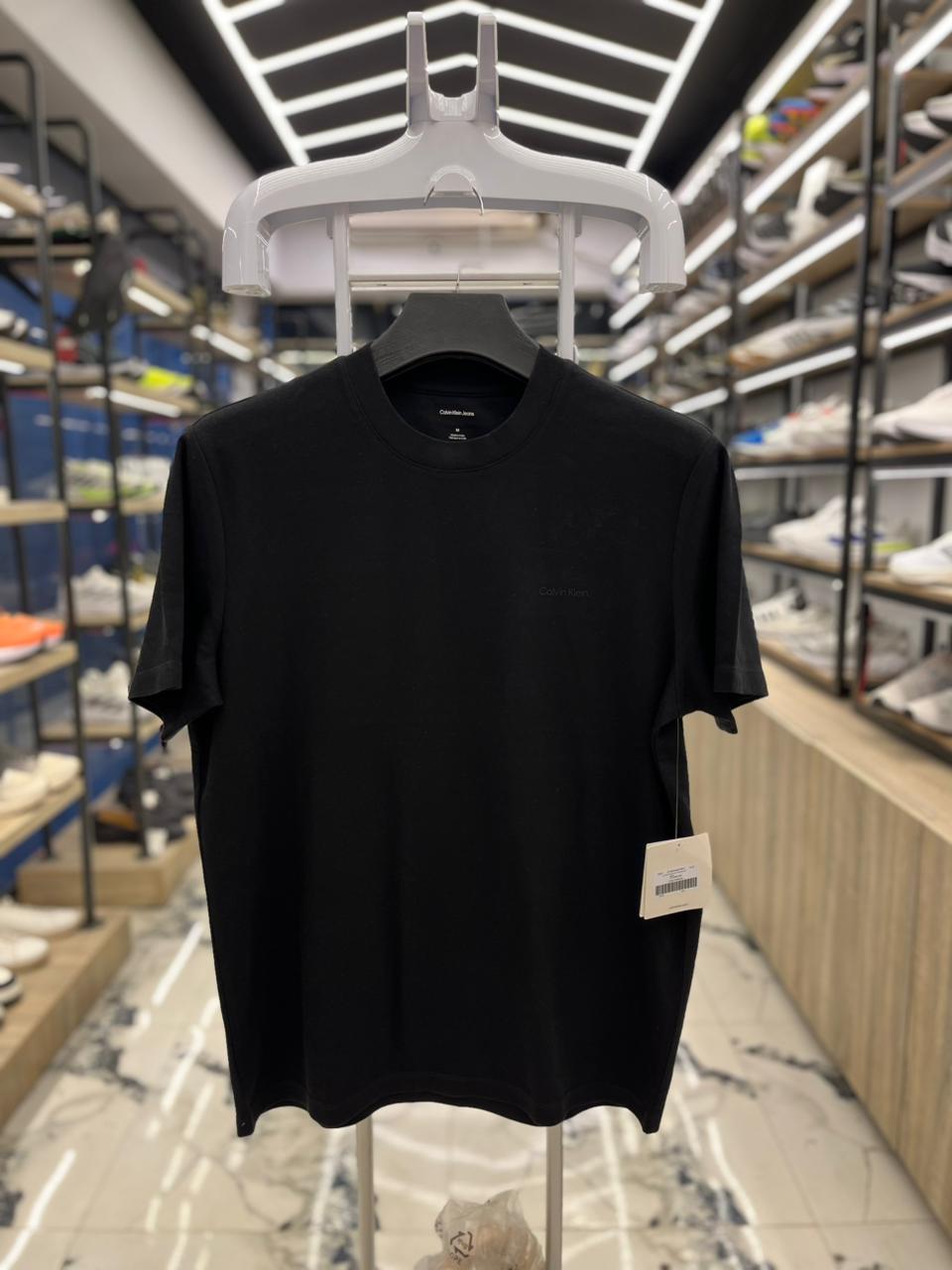 تيشرت راوند ck