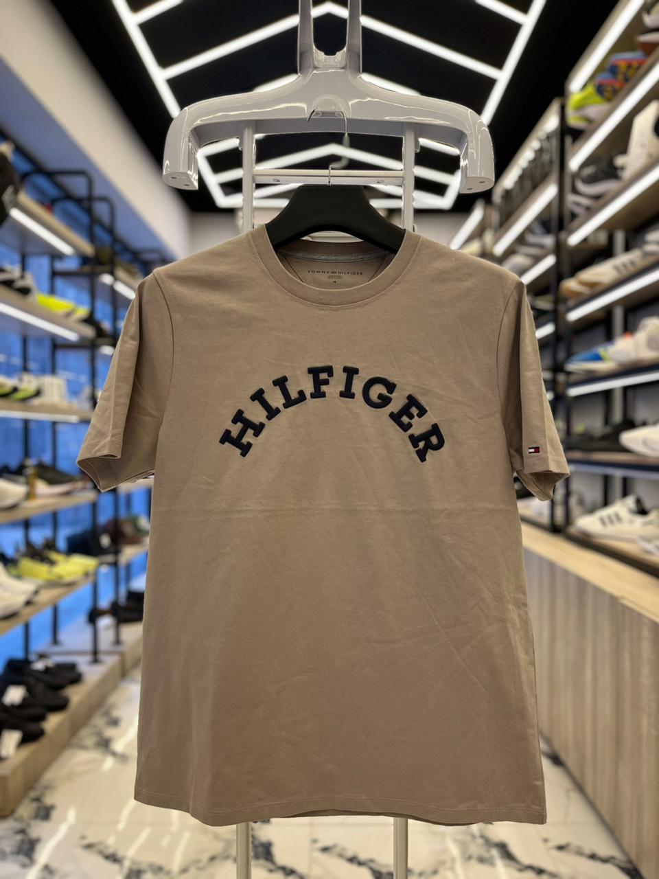 تيشرت راوند Tommy