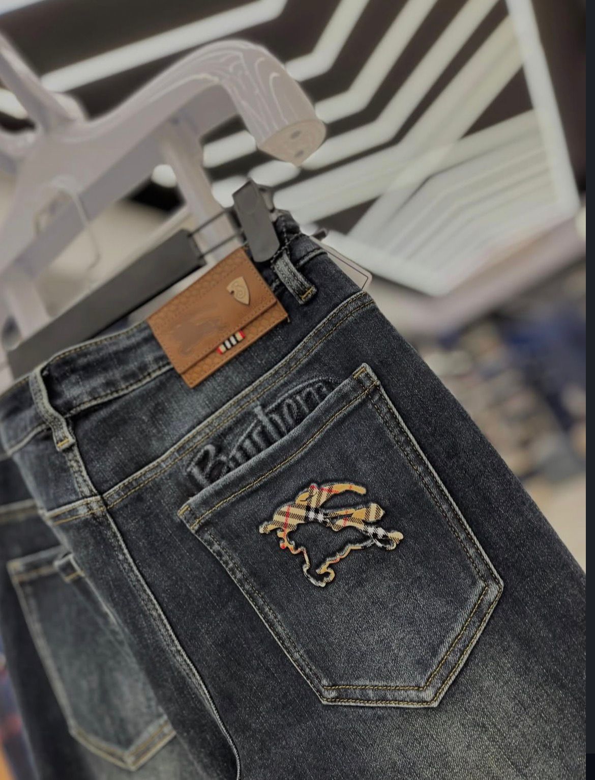 بنطلون جينز ايطالي Burberry