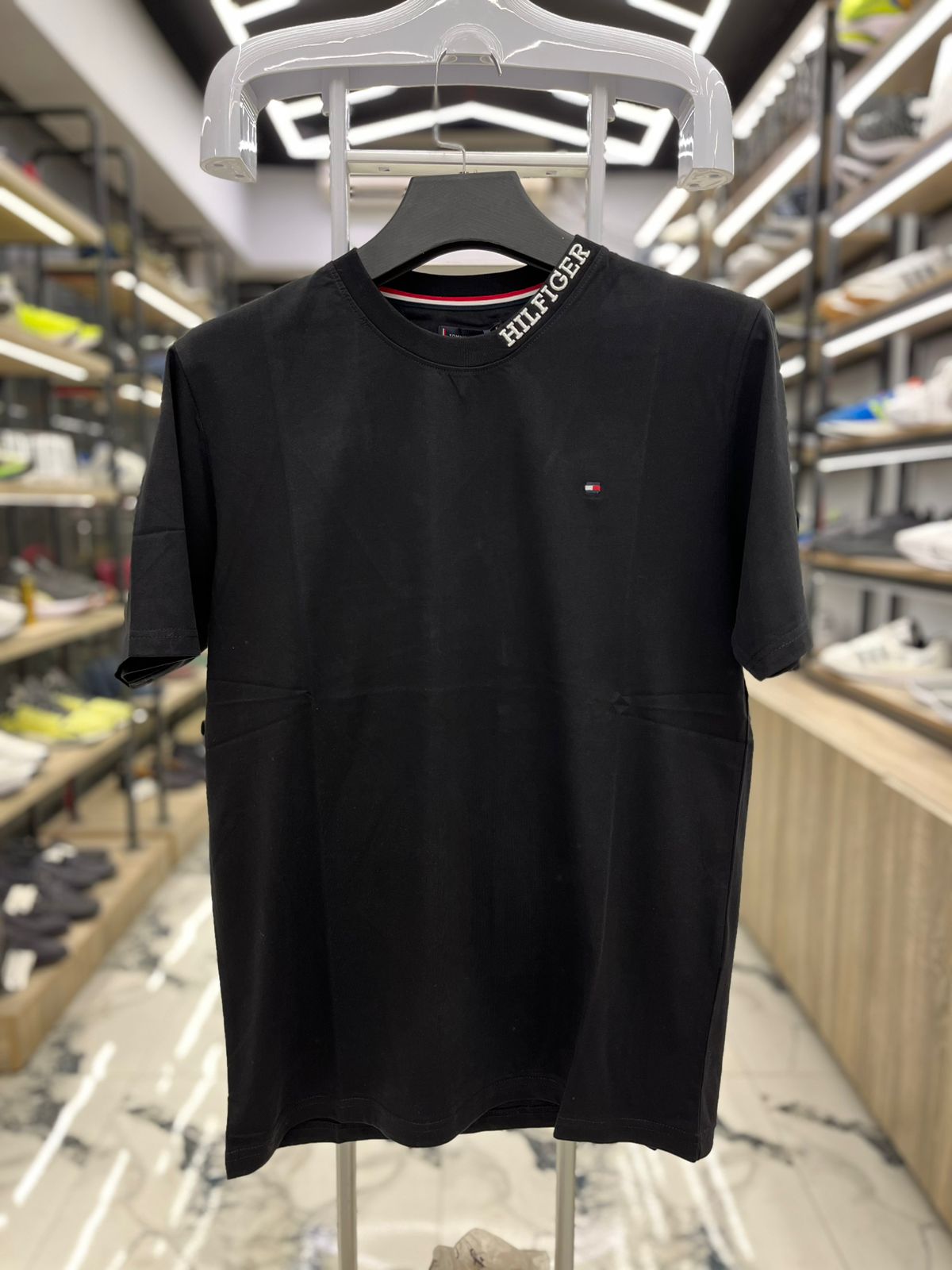 تيشرت راوند Tommy