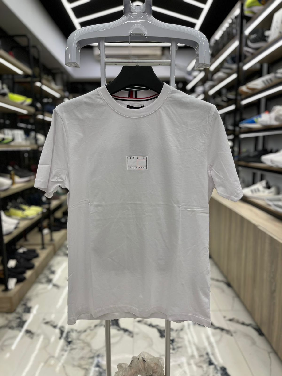 تيشرت راوند Tommy