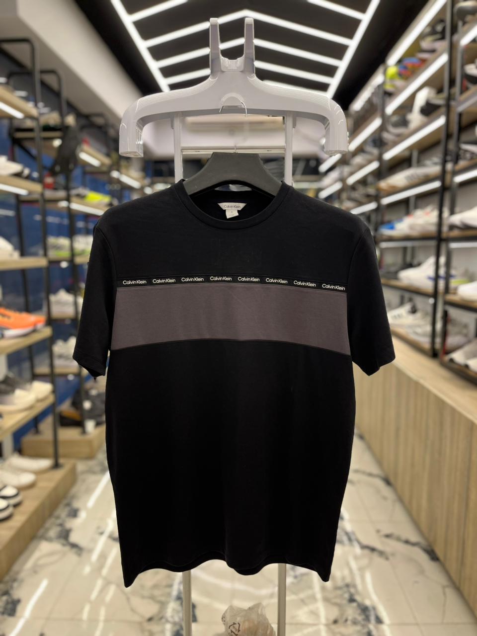 تيشرت راوند ck