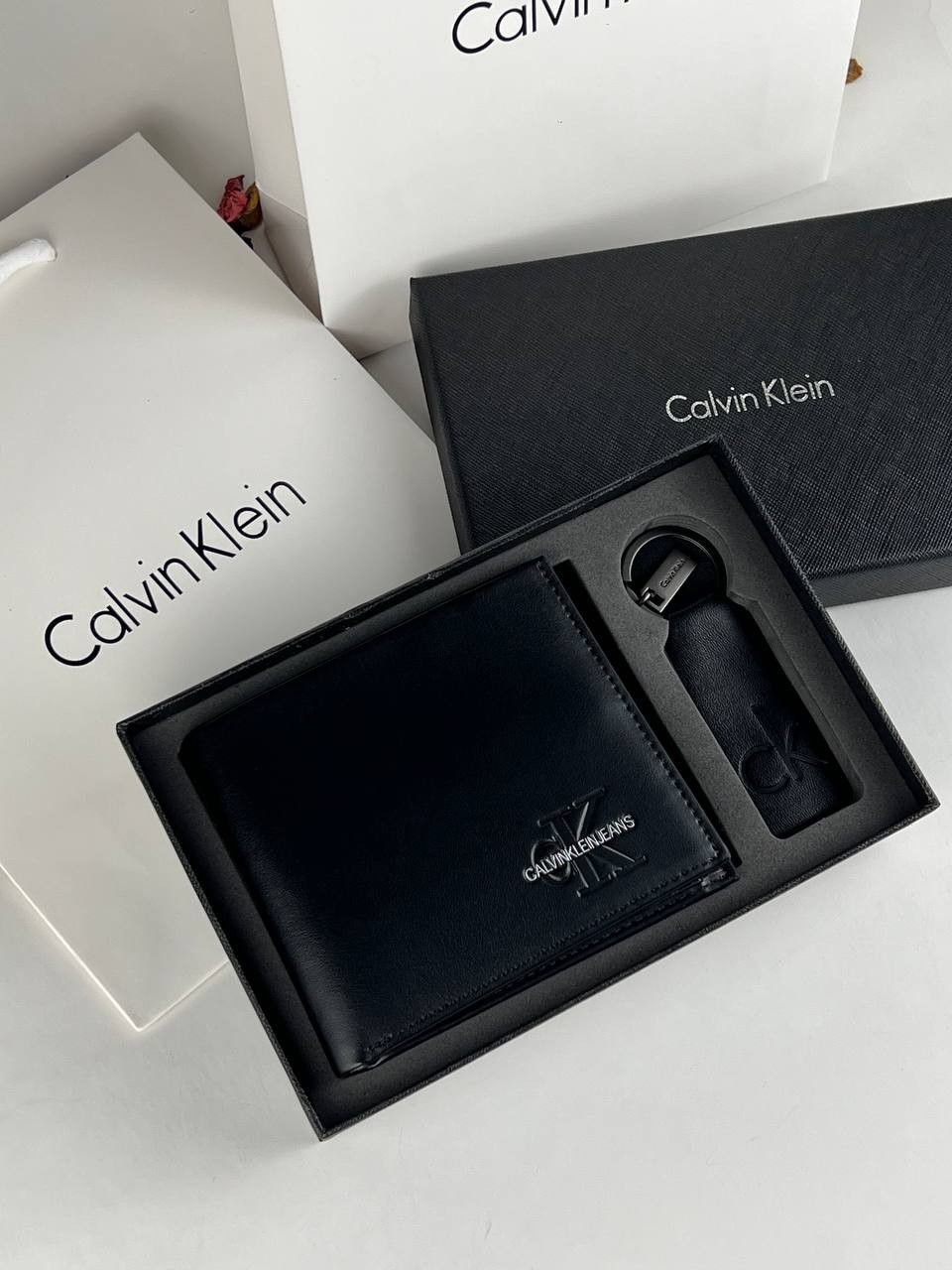 محفظه cK + ميدالية