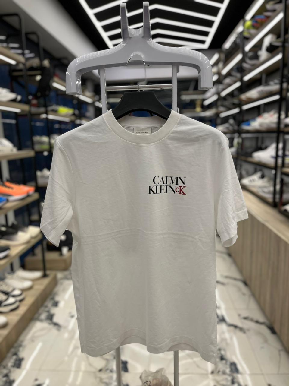 تيشرت راوند ck