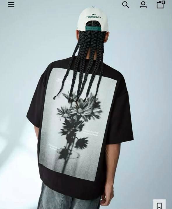 تيشرت راوند BERSHKA