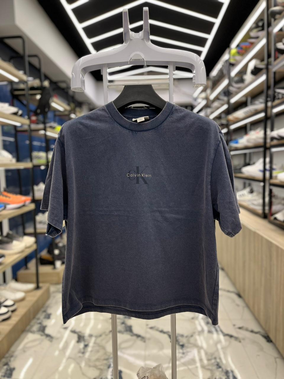 تيشرت راوند ck