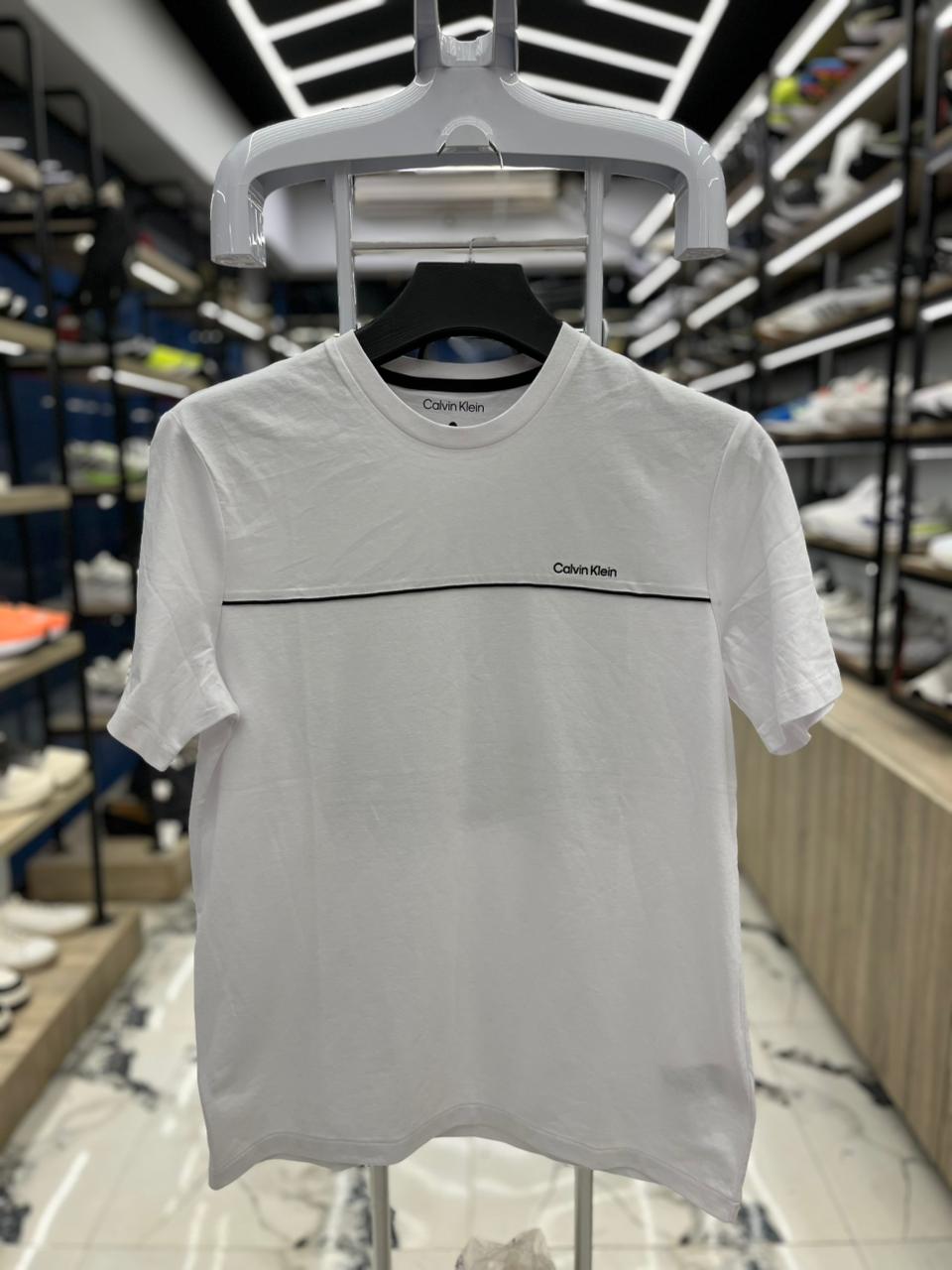 تيشرت راوند ck