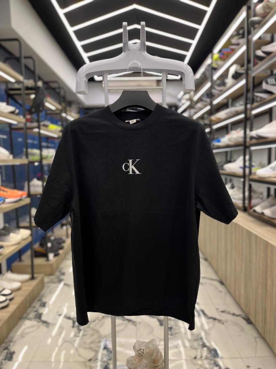 تيشرت راوند ck