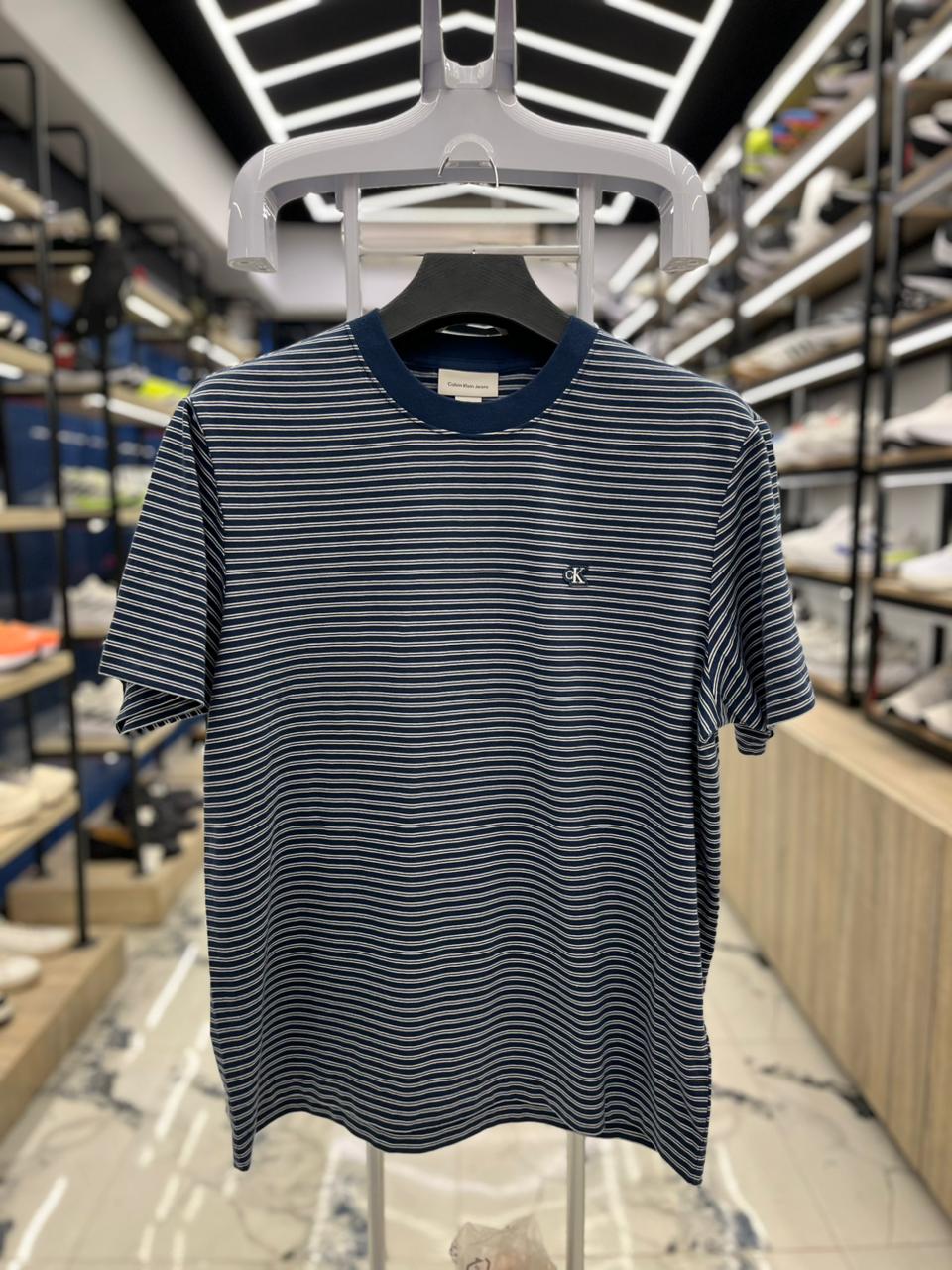 تيشرت راوند ck